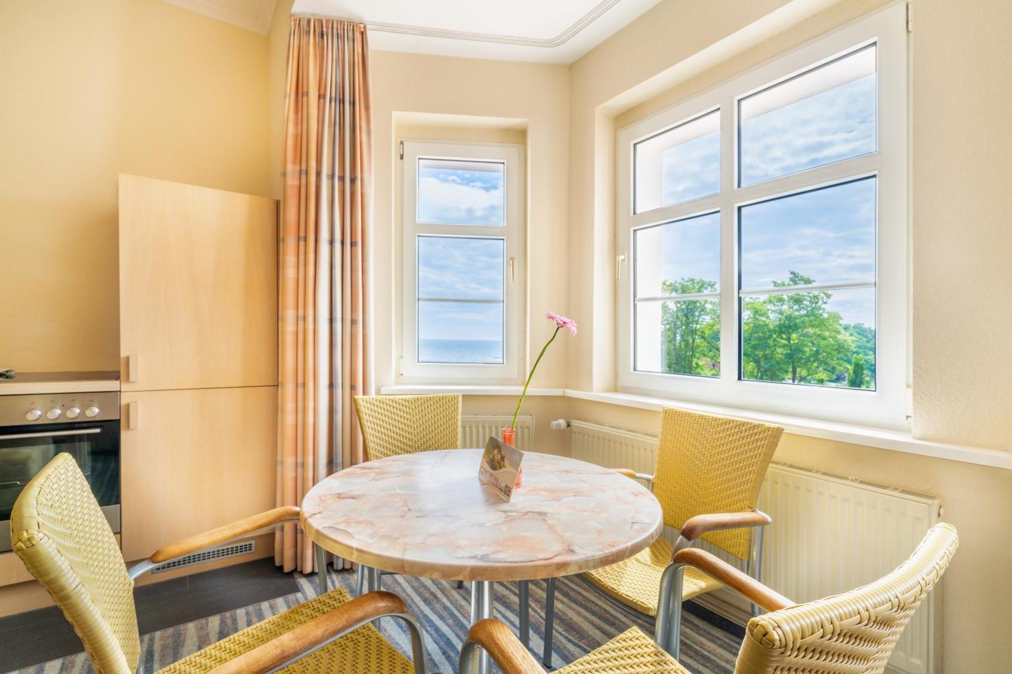 Strandhotel Seerose Kölpinsee Dış mekan fotoğraf