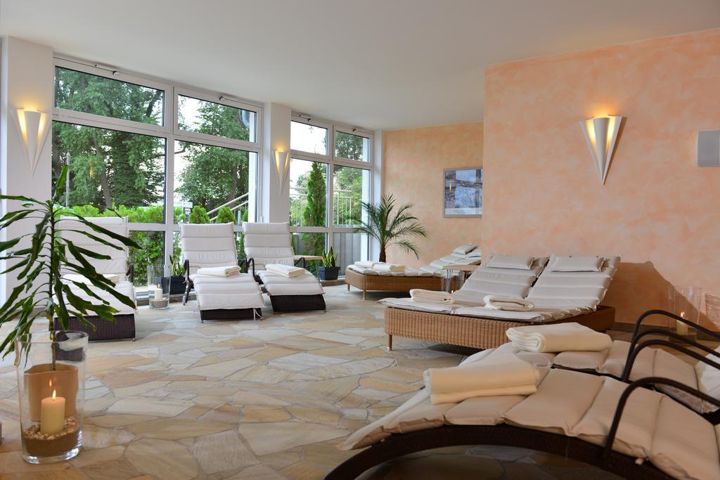 Strandhotel Seerose Kölpinsee Dış mekan fotoğraf